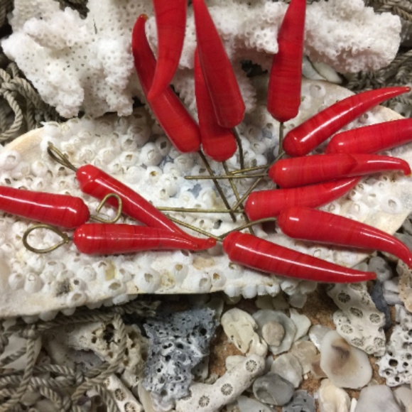 15 Red HOT Chili Peppers Glass Charms - Picture 4 of 5